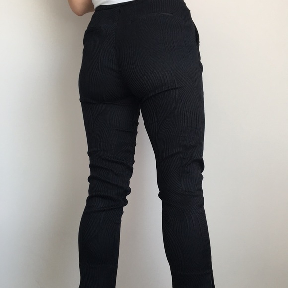 H&M | Textured black cropped dress pants - Picture 4 of 5